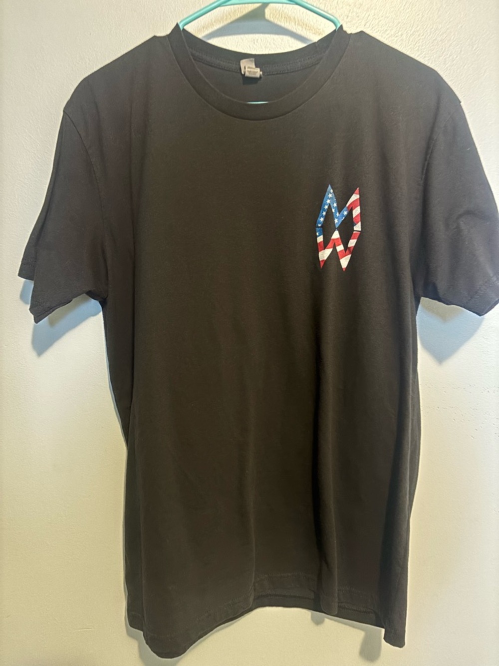 Black Short-Sleeve Morgan Wallen Tee with American Flag Crest